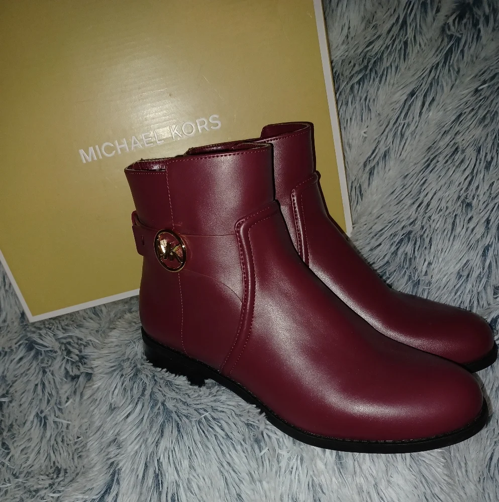 Michael Kors Women's Mulberry Carmen Flat  Ankle Boots - Picture 2 of 9